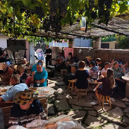 Rodinné Vinařství Mikulenkovi *