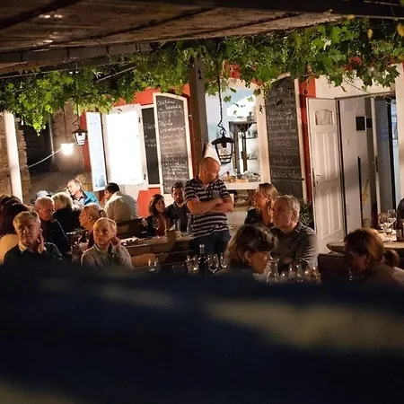 Rodinne Vinarstvi Mikulenkovi * Velke Zernoseky