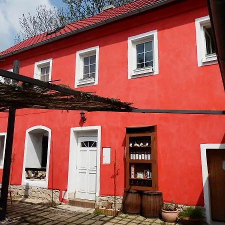 Venkovský dům Rodinné Vinařství Mikulenkovi Velke Zernoseky